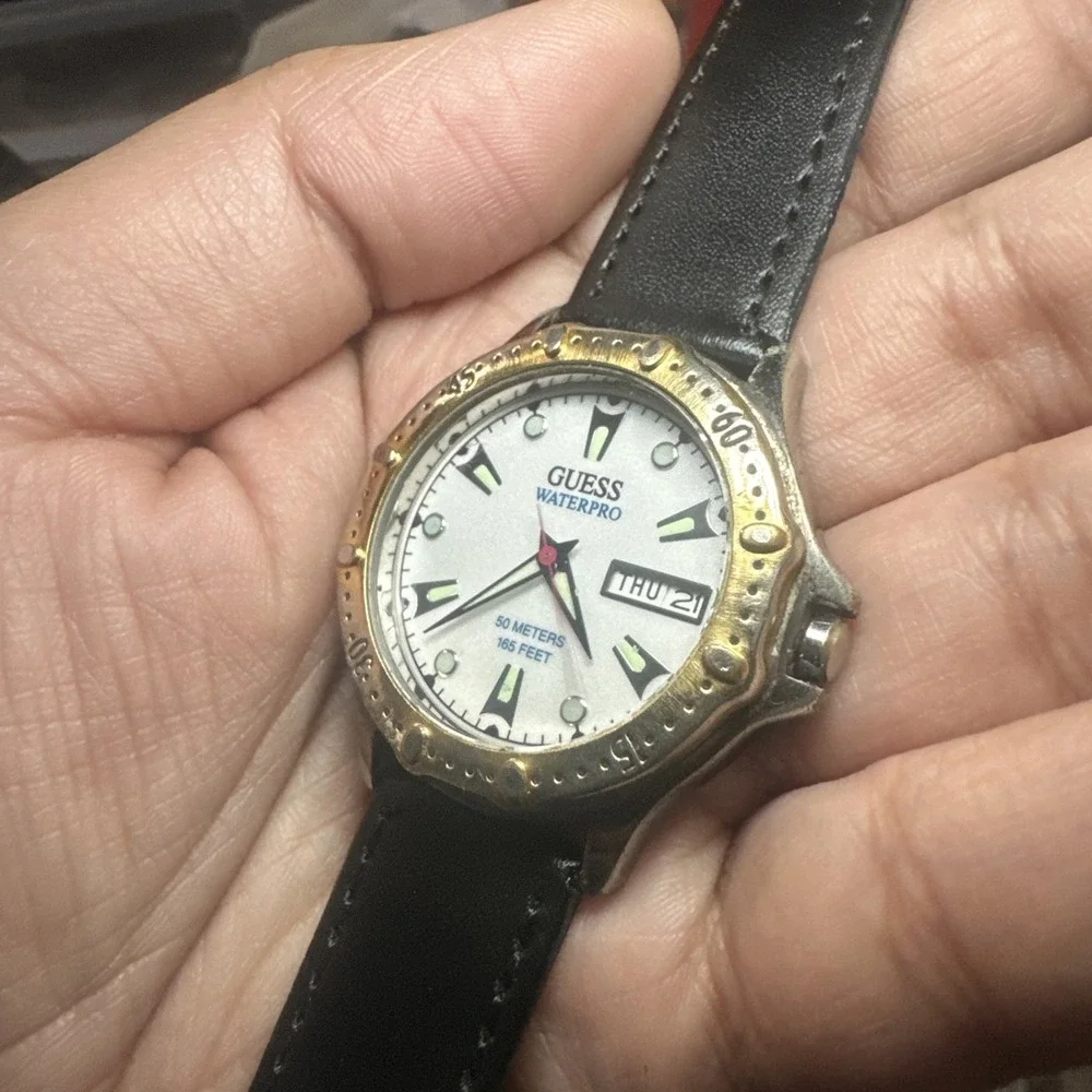 Works Vintage Guess Waterpro Mens Watch Diver‎ Style Bezel Work 37mm Black 7.5